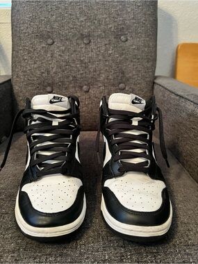 Nike Panda Dunks black and white